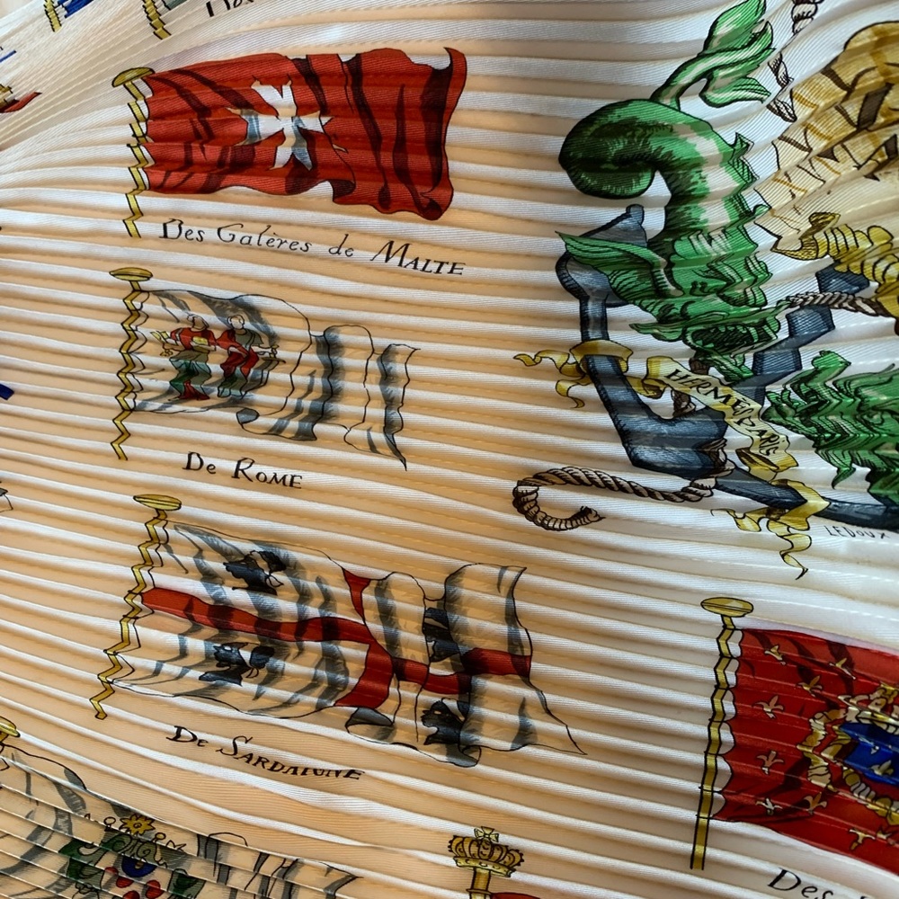 Hermes Plisse Pleated Silk Scarf - flags Made in France vintage rare - Picture 13 of 13